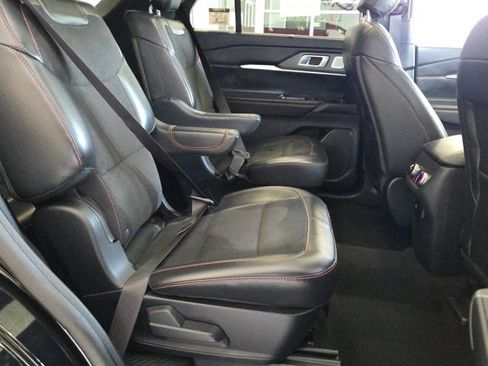 Used 2025 Ford Explorer ST AWD/4WD image 8