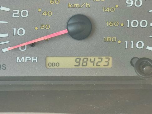 Used 2004 Toyota Sequoia Limited image 19