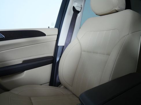 Used 2019 Mercedes-Benz GLE 400 4MATIC image 24