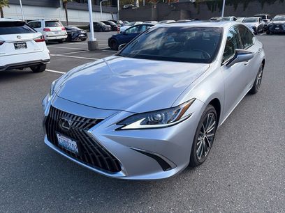 Certified 2025 Lexus ES 300h w/ Premium Package