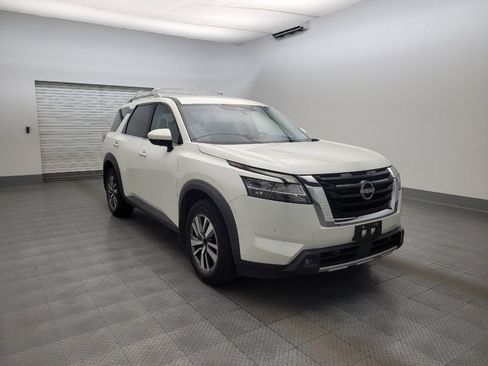 Used 2022 Nissan Pathfinder SL AWD/4WD image 13