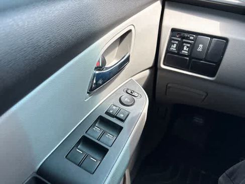Used 2016 Honda Odyssey SE image 22