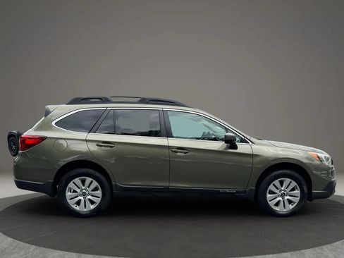 Used 2016 Subaru Outback 2.5i Premium AWD/4WD image 4