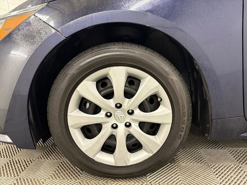Used 2021 Toyota Corolla LE image 12