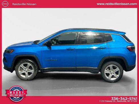 Used 2024 Jeep Compass Latitude AWD/4WD image 3