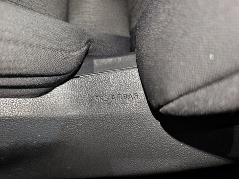 Used 2020 Toyota Camry LE FWD image 37