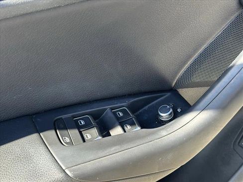 Used 2018 Audi Q3 2.0T Premium w/ Convenience Package image 20