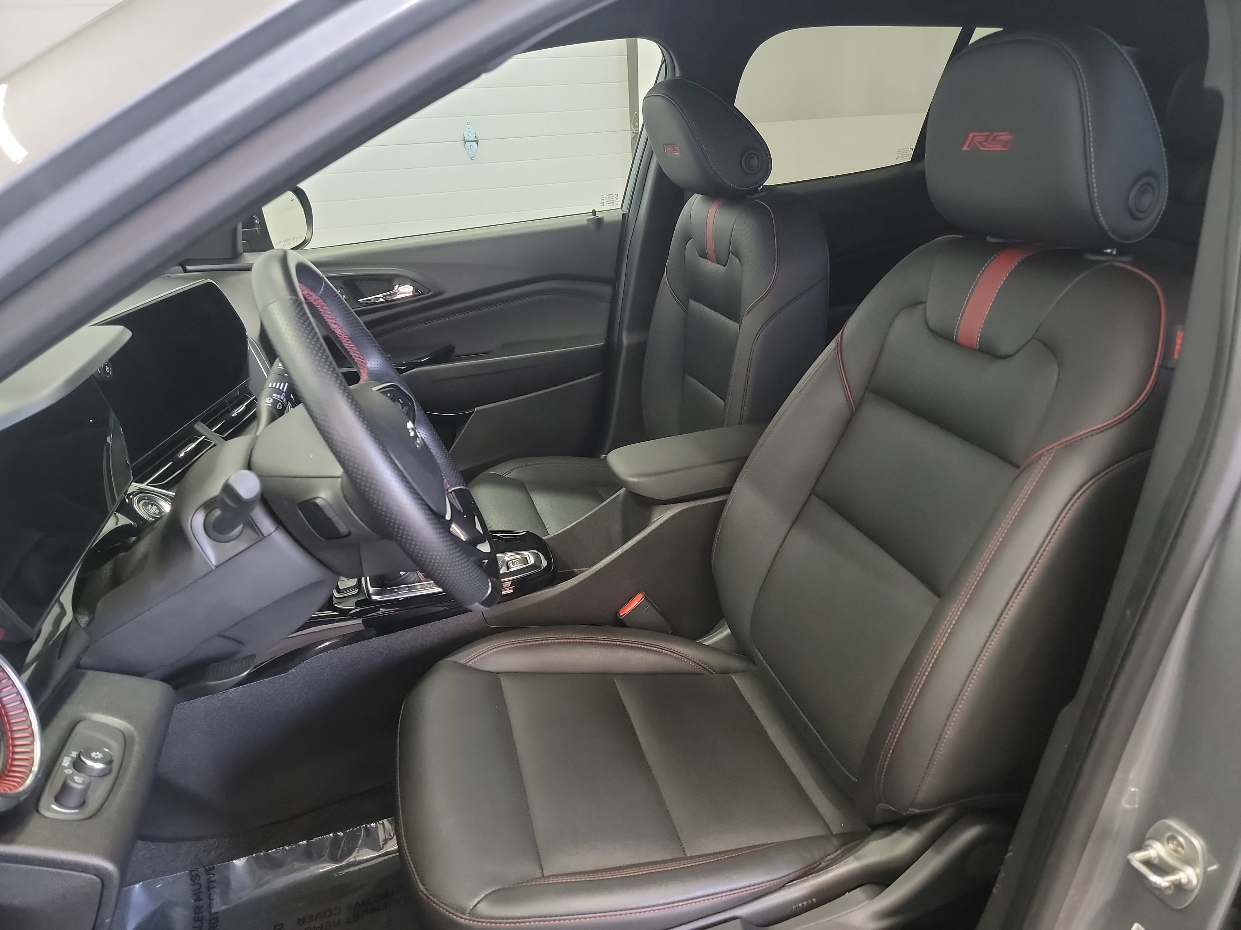 Used 2024 Chevrolet Trax RS w/ Driver Confidence Package FWD image 12