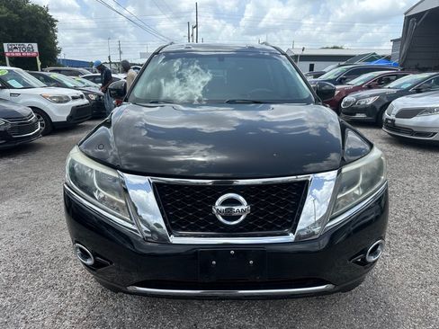Used 2015 Nissan Pathfinder SV FWD image 2
