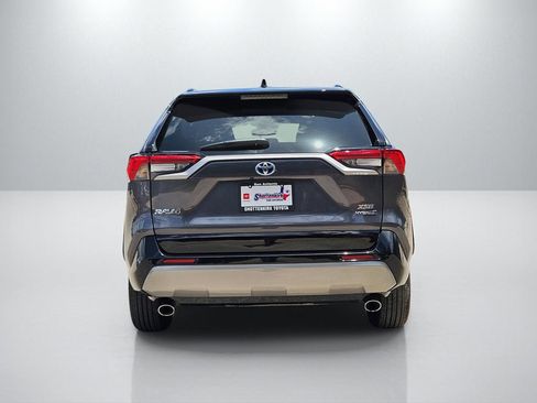 Used 2022 Toyota RAV4 XSE AWD/4WD image 6