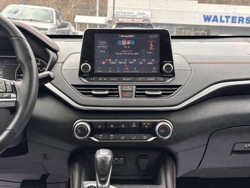 Used 2020 Nissan Altima 2.5 SR w/ Premium Package image 12