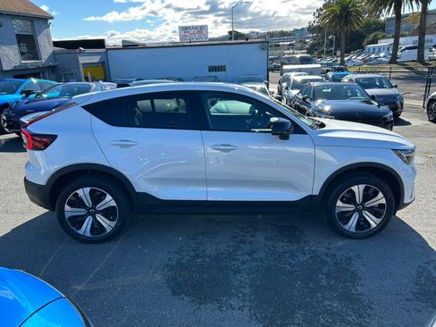 Used 2023 Volvo C40 P8 Recharge Plus image 4