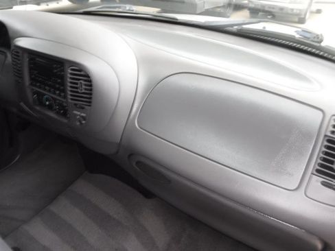 Used 2002 Ford F150 XLT RWD image 32