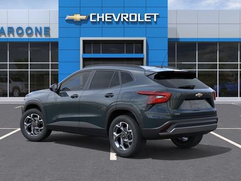 New 2026 Chevrolet Trax LT w/ LT Convenience Package FWD image 3