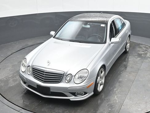 Used 2009 Mercedes-Benz E 350 4MATIC Sedan image 31