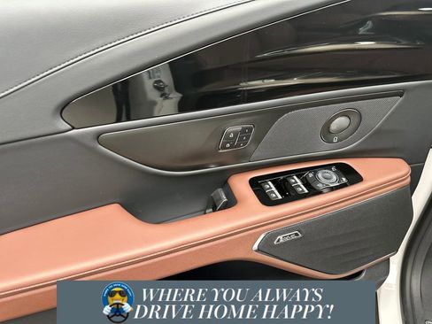 New 2026 Lincoln Nautilus Reserve image 5