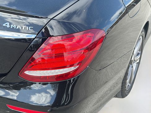 Used 2019 Mercedes-Benz E 300 4MATIC image 25