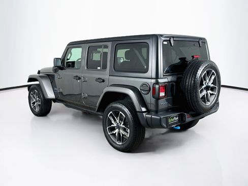 Used 2024 Jeep Wrangler Unlimited w/ Convenience Group AWD/4WD image 5