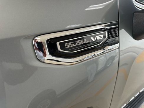 Used 2023 GMC Sierra 1500 SLT w/ SLT Premium Package AWD/4WD image 4