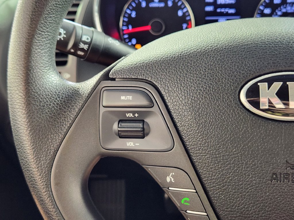 Used 2016 Kia Forte LX FWD image 18