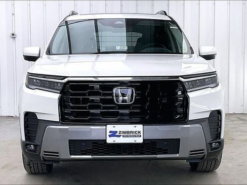 New 2026 Honda Pilot Touring image 3