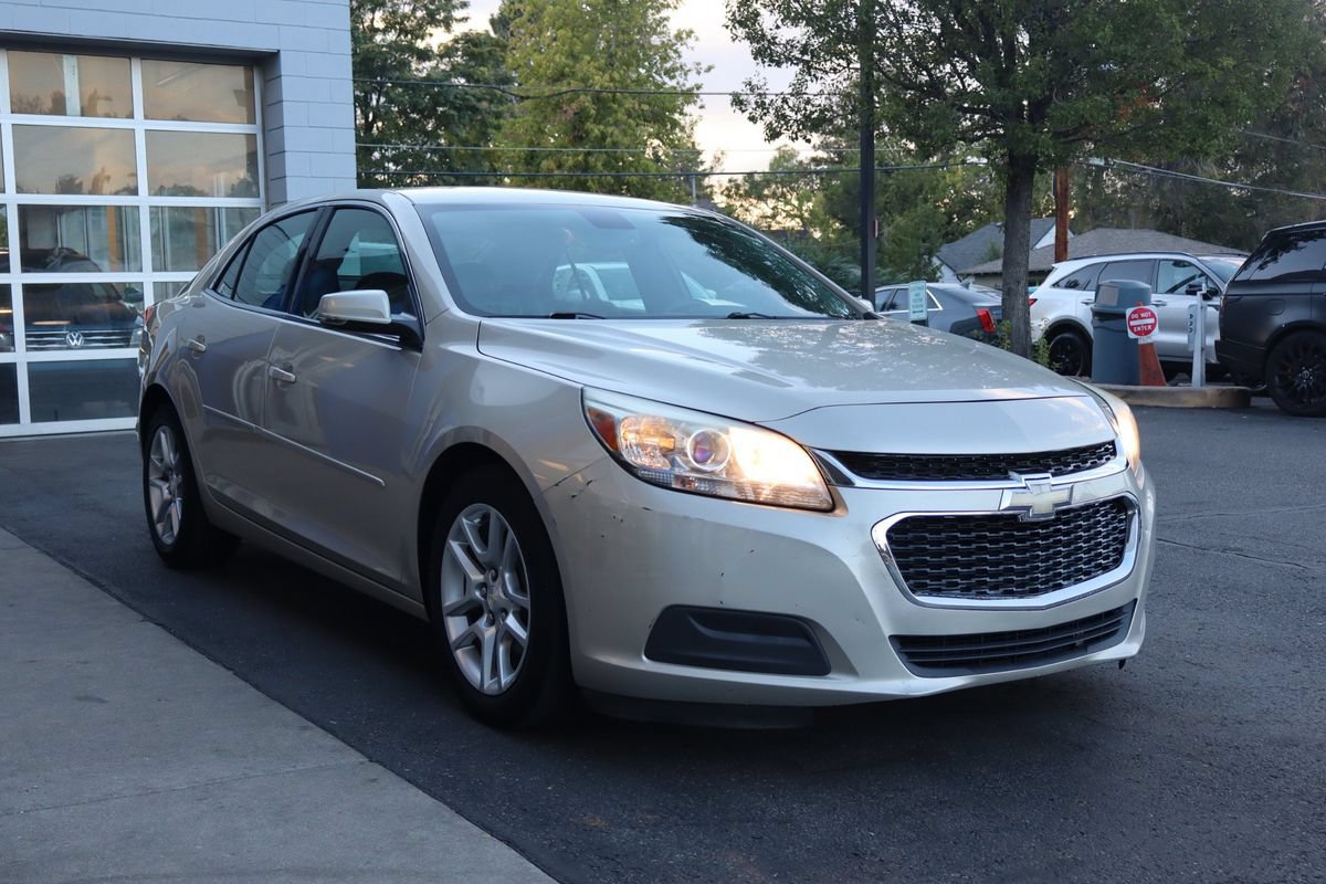 Used 2016 Chevrolet Malibu LT w/ Power Convenience Package FWD image 6