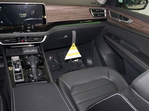 New 2026 Volkswagen Atlas SEL AWD/4WD image 25