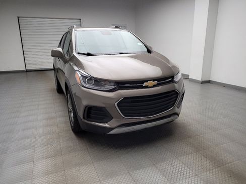 Used 2020 Chevrolet Trax LT w/ LT Convenience Package FWD image 14