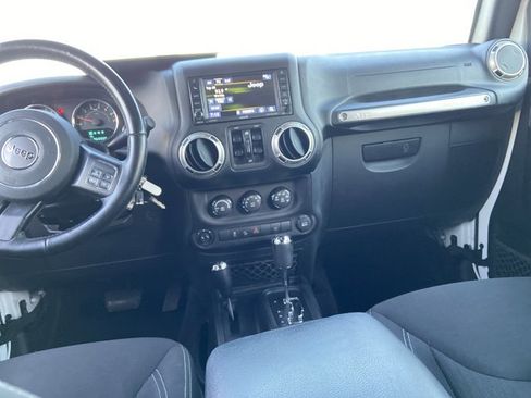 Used 2016 Jeep Wrangler Unlimited Sahara w/ Connectivity Group image 14
