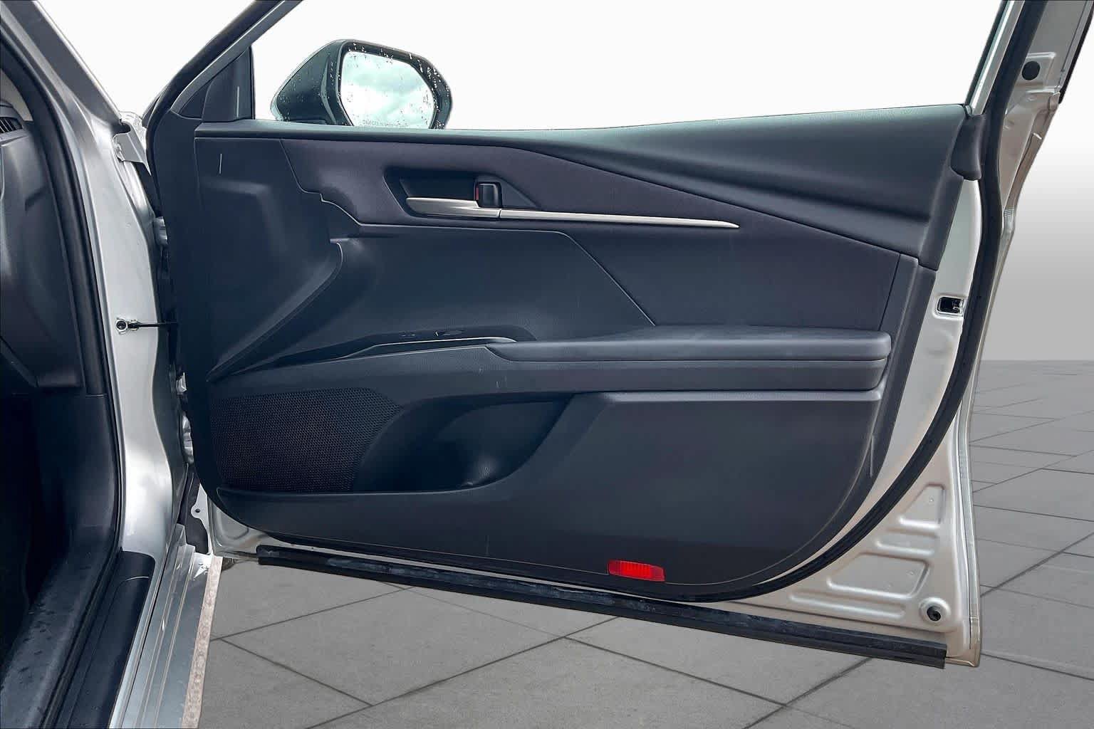 Used 2025 Toyota Camry LE FWD image 22