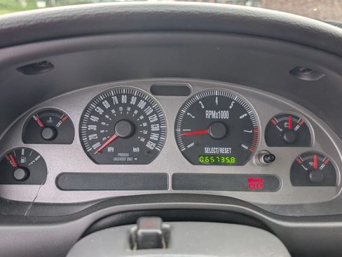 Used 2004 Ford Mustang Mach 1 RWD image 32