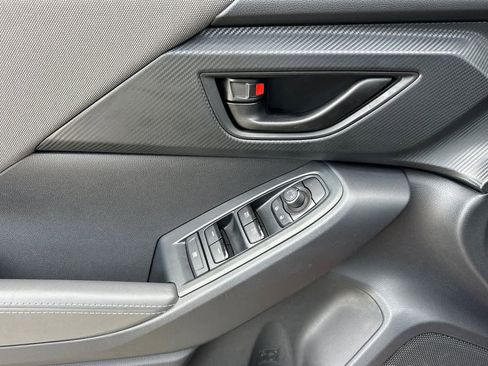 Used 2025 Subaru Crosstrek 2.0i Premium image 10