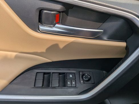 Used 2020 Toyota RAV4 XLE w/ All Weather Liner Package AWD/4WD image 28