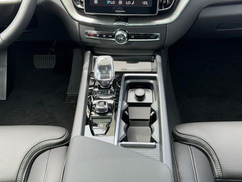 New 2026 Volvo XC60 T8 Ultra w/ Climate Package AWD/4WD image 8