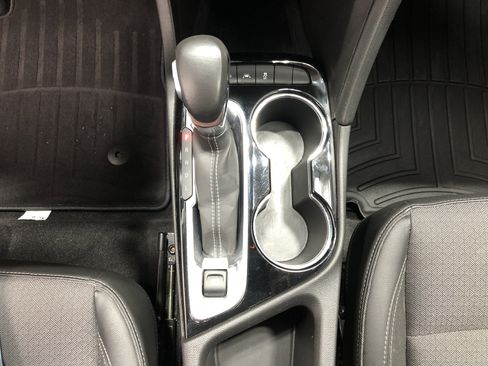 Used 2021 Buick Encore GX Select image 18