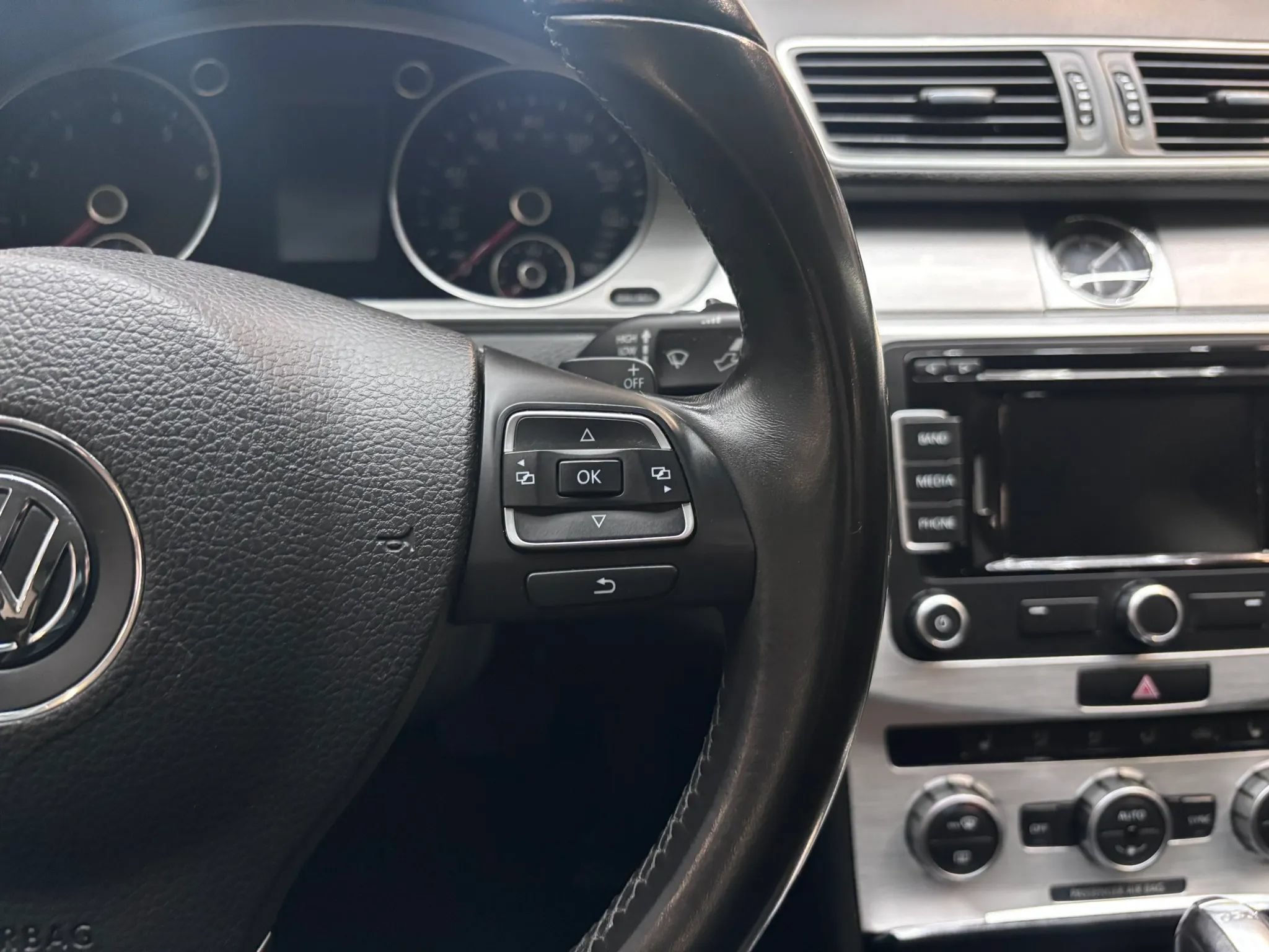 Used 2014 Volkswagen CC R-Line FWD image 14