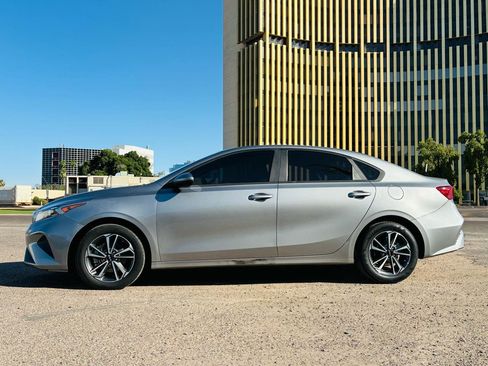 Used 2023 Kia Forte LXS FWD image 7