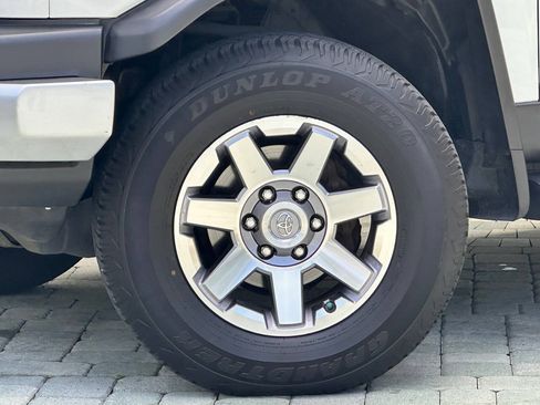 Used 2014 Toyota FJ Cruiser 4WD w/ Upgrade Package image 3