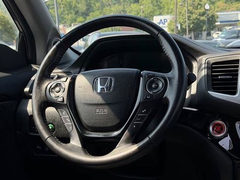 Used 2017 Honda Pilot Touring image 29
