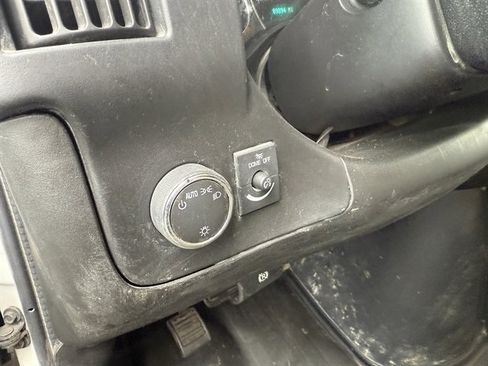 Used 2015 Chevrolet Express 3500 Extended w/ Smoker's Package image 18