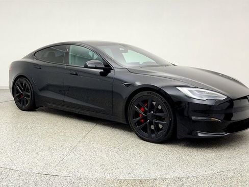 Used 2021 Tesla Model S Plaid image 3