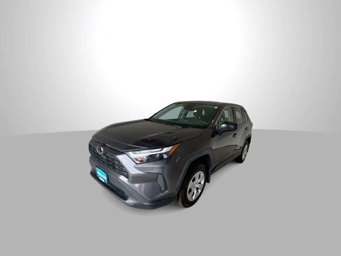 Used 2024 Toyota RAV4 LE AWD/4WD image 4