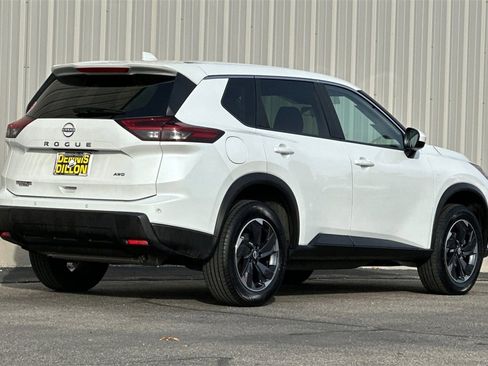 Used 2025 Nissan Rogue SV image 5