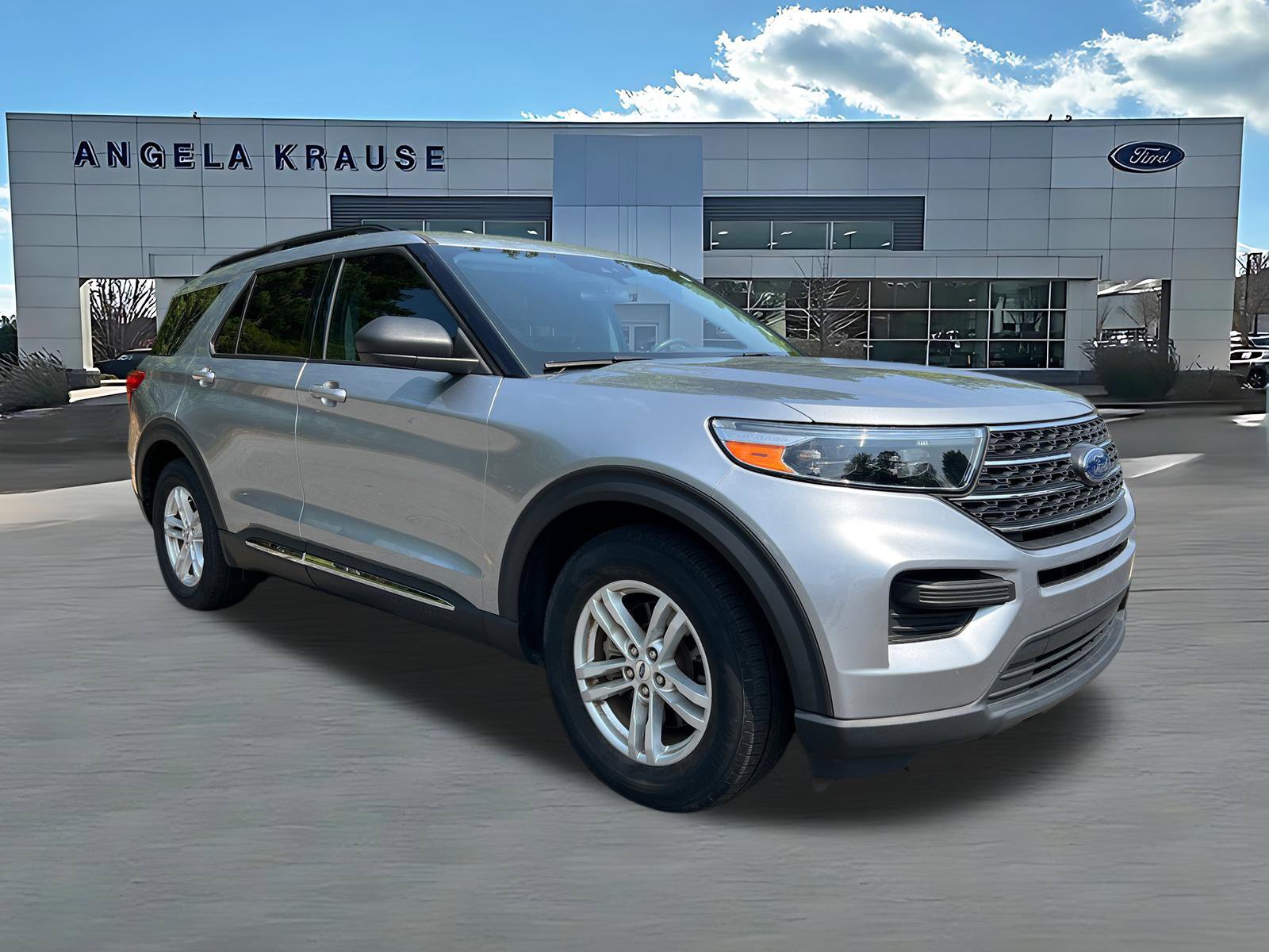 Used 2022 Ford Explorer XLT RWD image 1