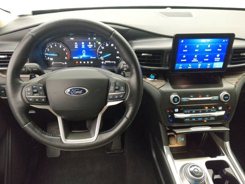 Used 2020 Ford Explorer Limited w/ Class III Trailer Tow Package AWD/4WD image 22