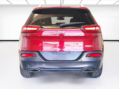 Used 2017 Jeep Cherokee Latitude w/ Comfort/Convenience Group FWD image 5
