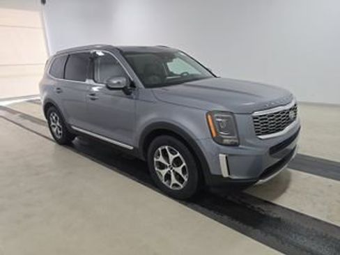 Used 2020 Kia Telluride EX w/ Towing Package FWD image 3