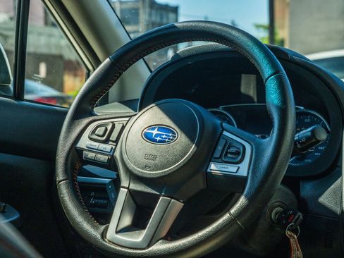 Used 2017 Subaru Crosstrek 2.0i Limited image 16