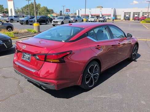 Used 2023 Nissan Altima 2.5 SR FWD image 7