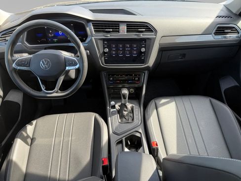 Used 2023 Volkswagen Tiguan SE FWD image 21